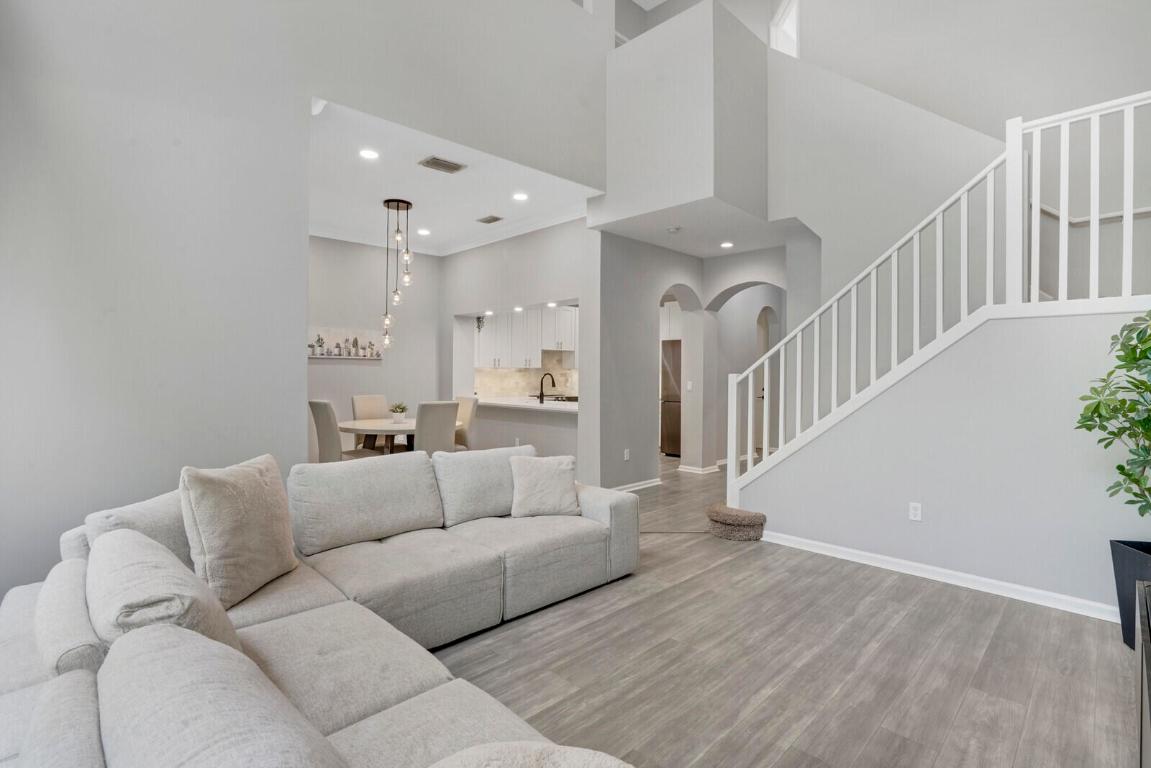 6351 Bella Circle 804