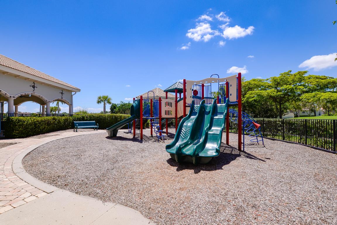 1327 NW Leonardo Circle