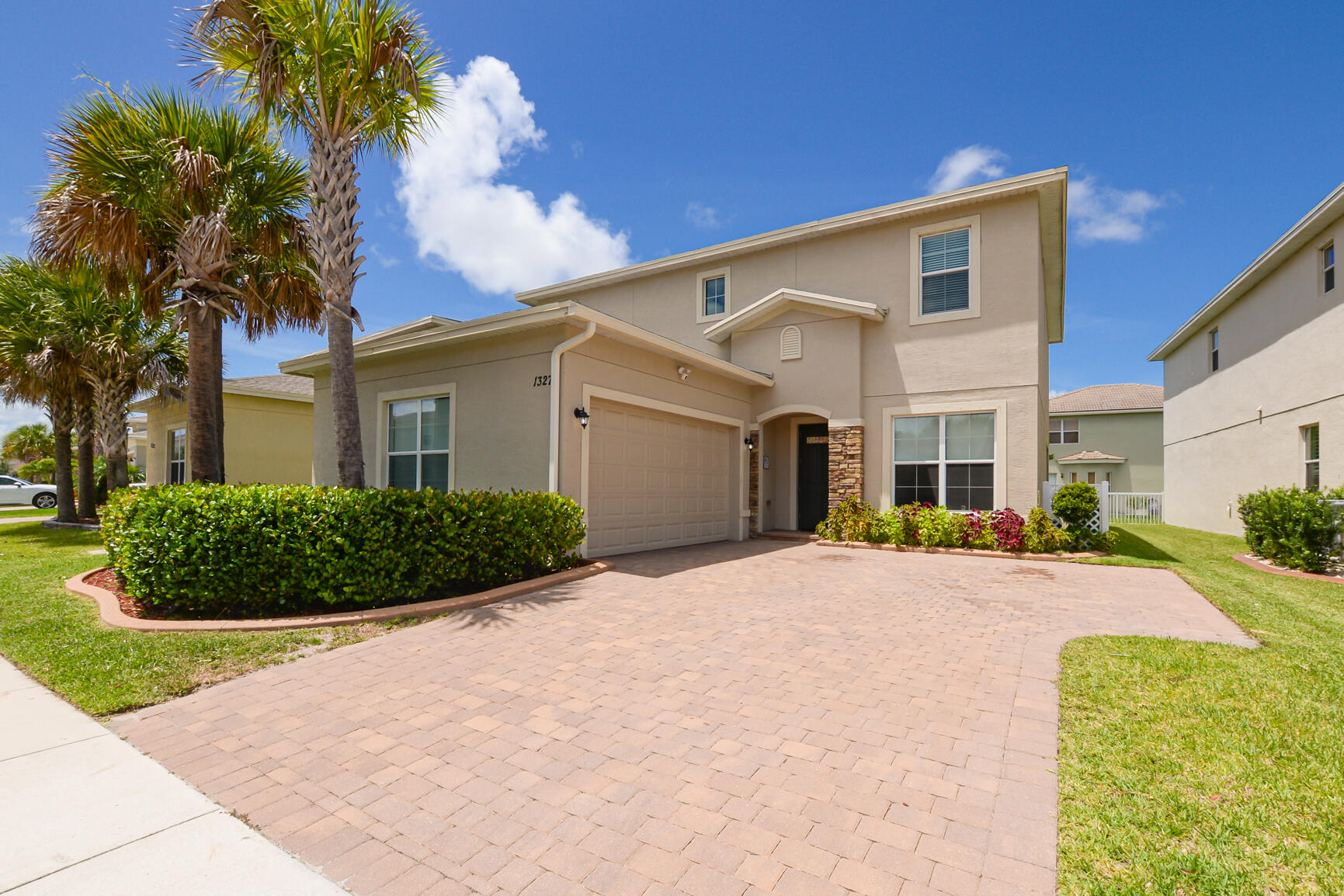 1327 NW Leonardo Circle