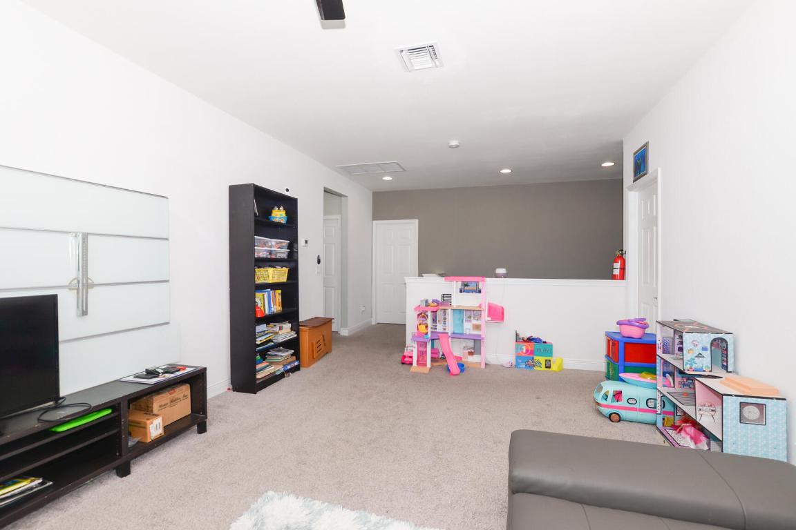 1327 NW Leonardo Circle