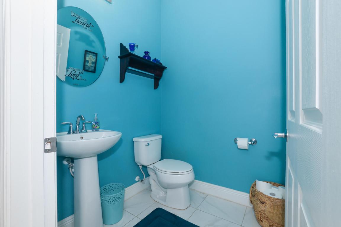 1327 NW Leonardo Circle