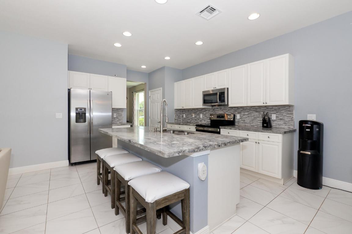 1327 NW Leonardo Circle