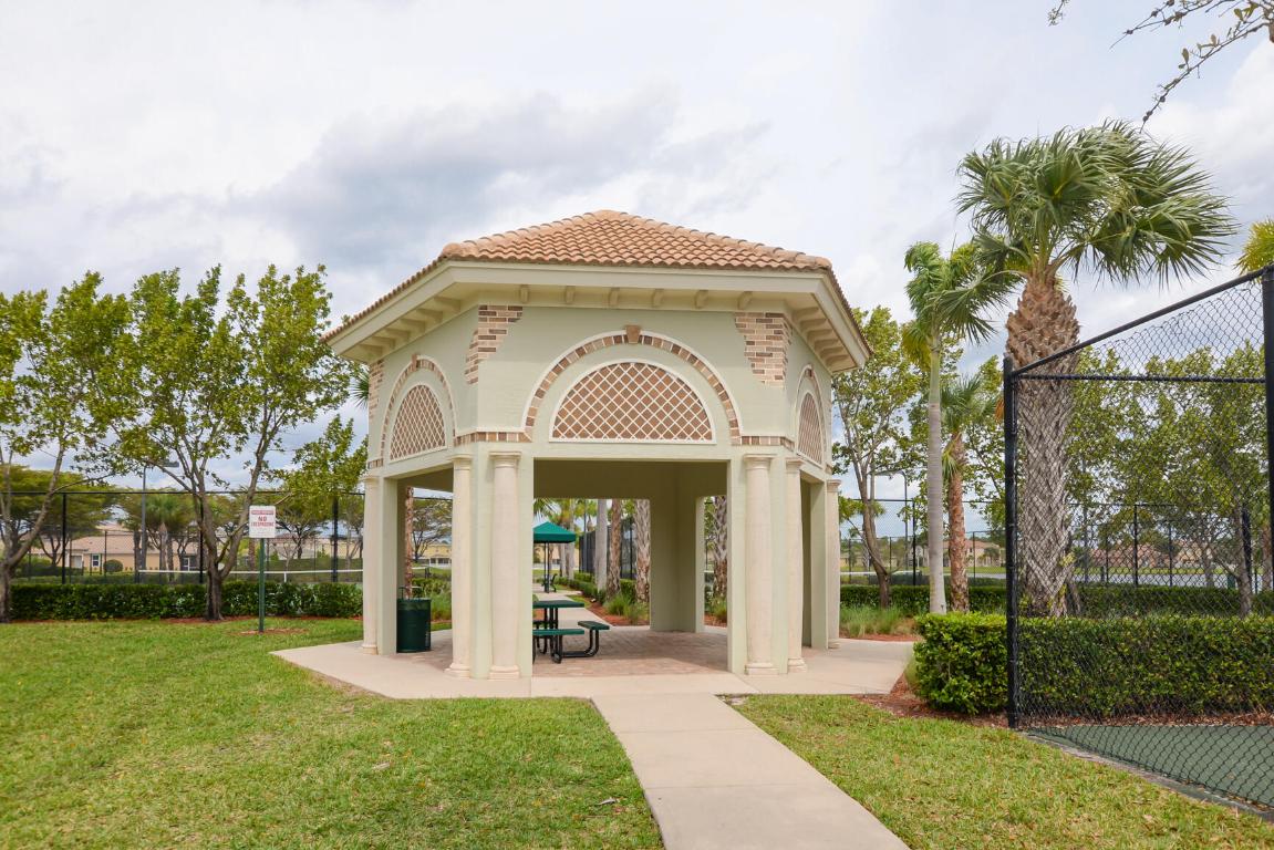 1327 NW Leonardo Circle