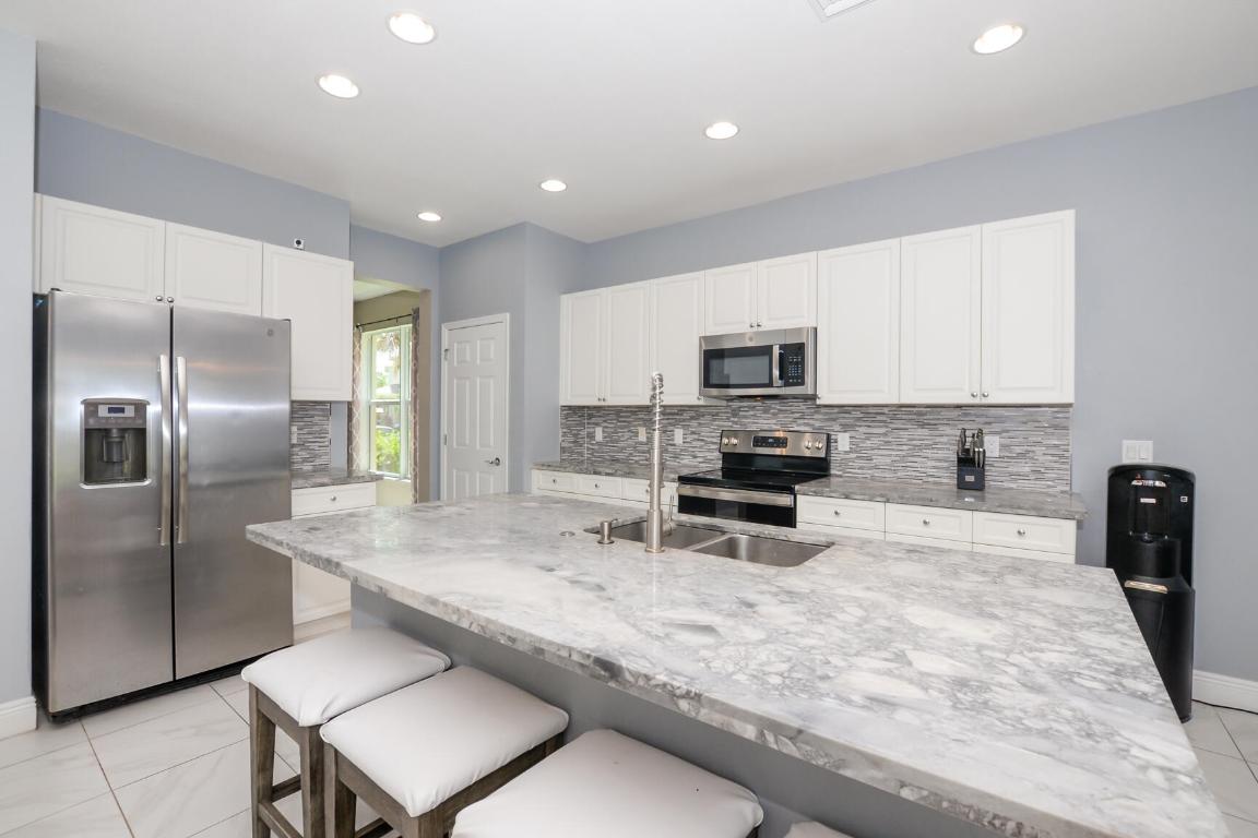 1327 NW Leonardo Circle