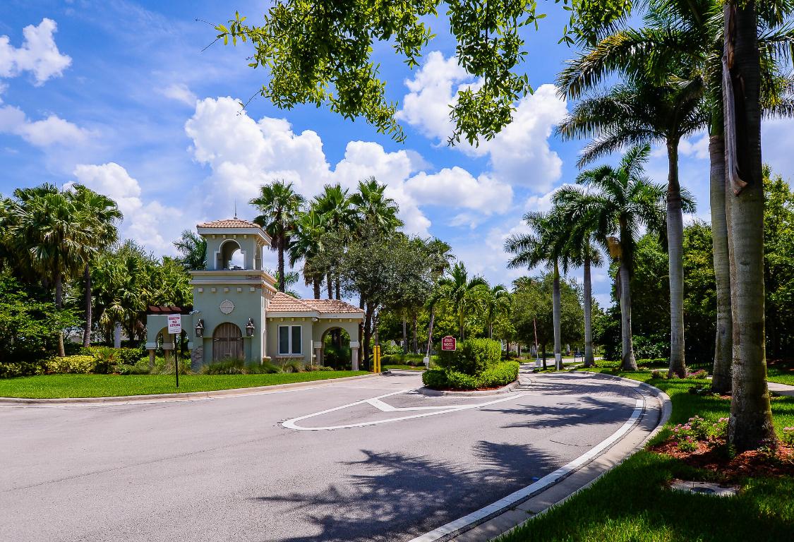 1327 NW Leonardo Circle