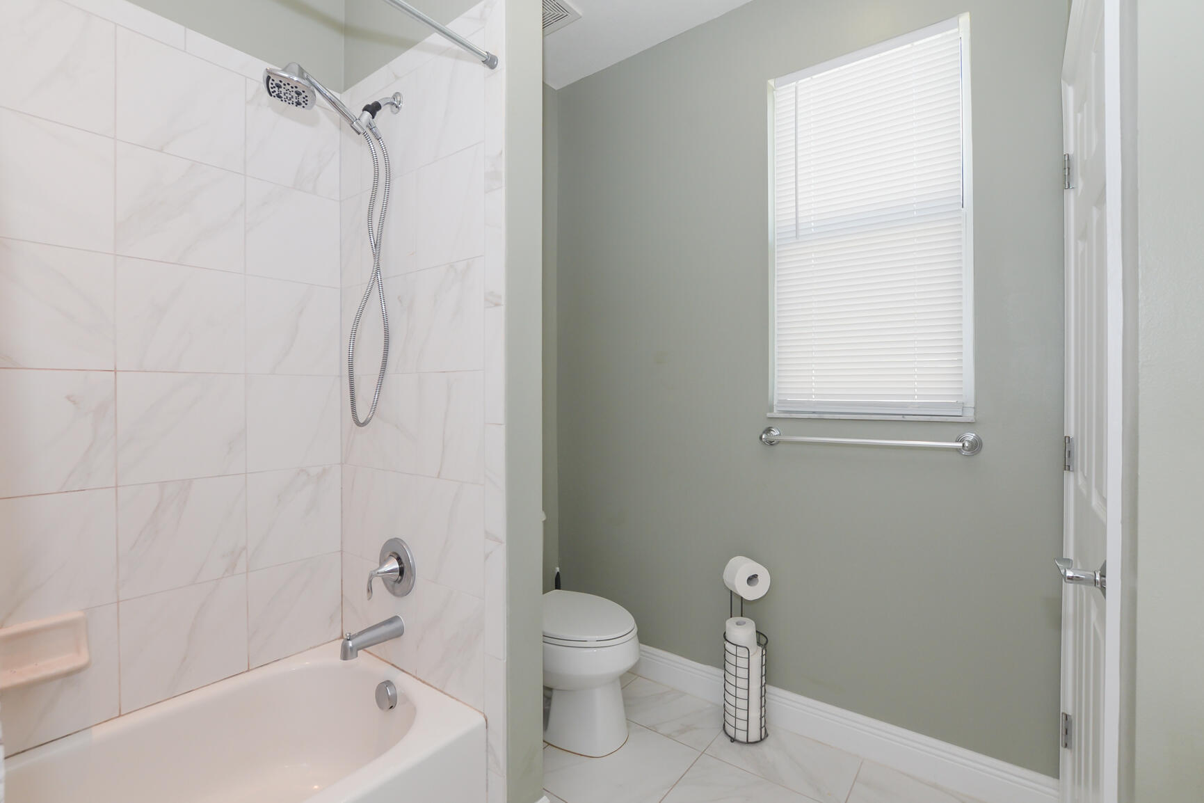 1327 NW Leonardo Circle