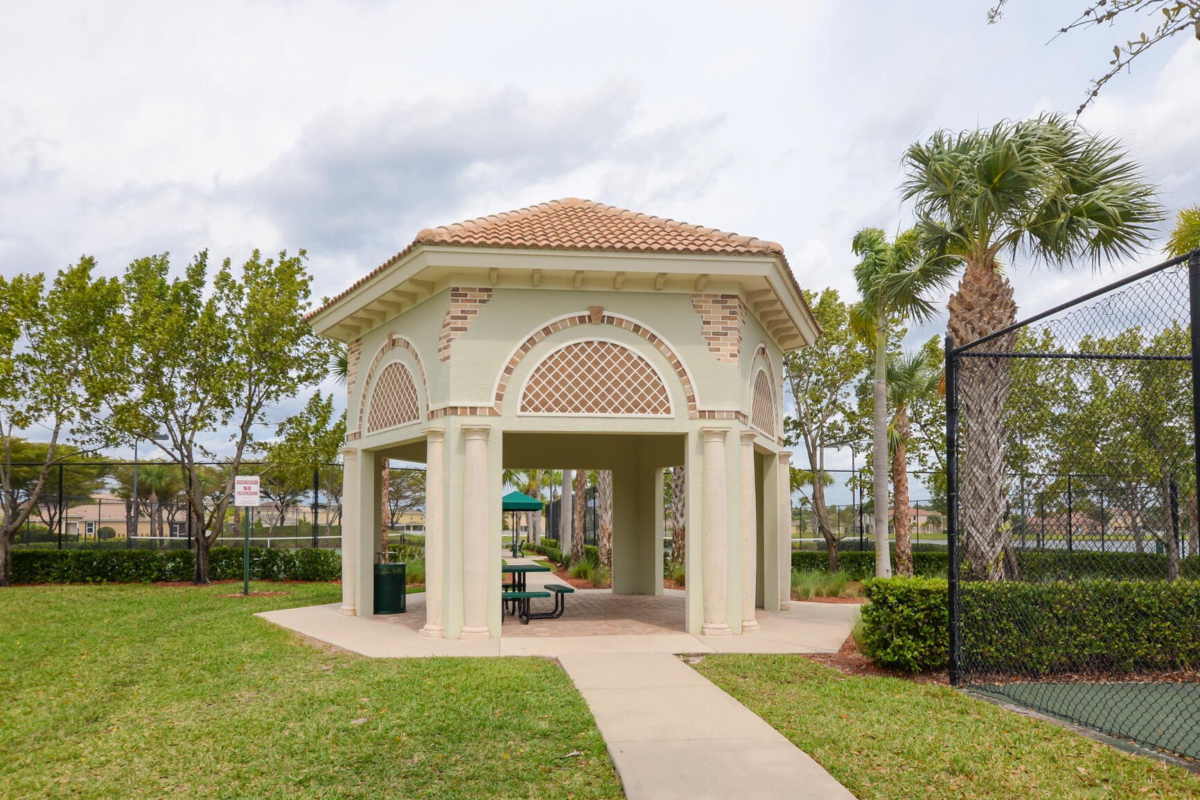 1327 NW Leonardo Circle