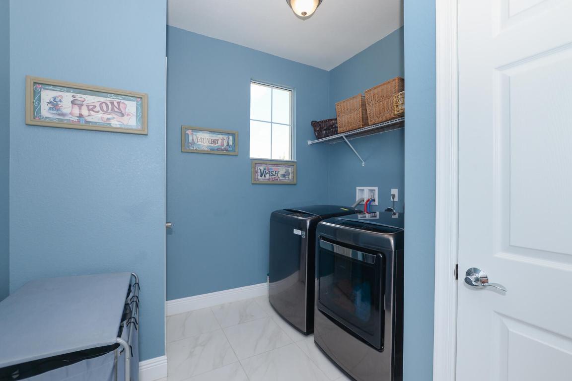 1327 NW Leonardo Circle