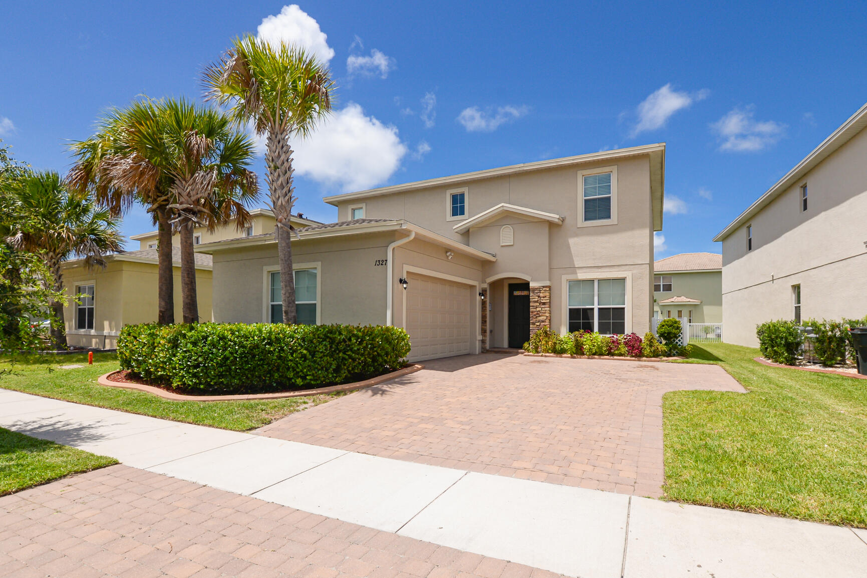 1327 NW Leonardo Circle