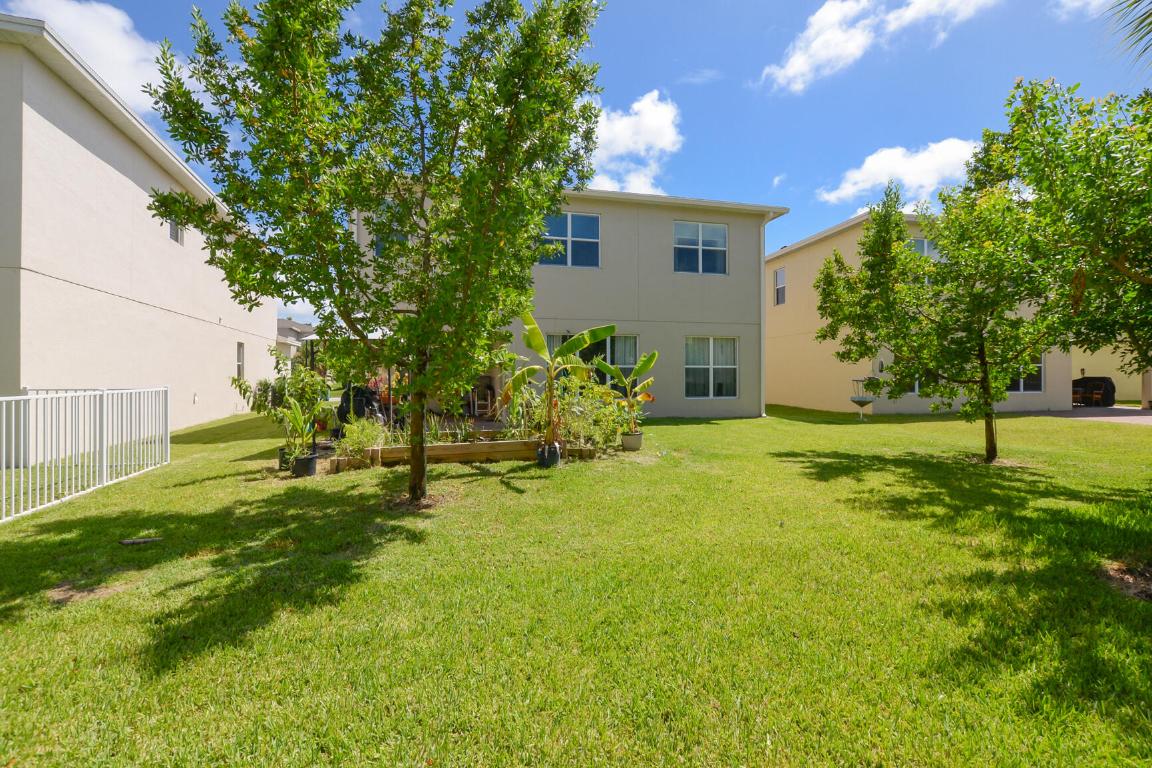 1327 NW Leonardo Circle