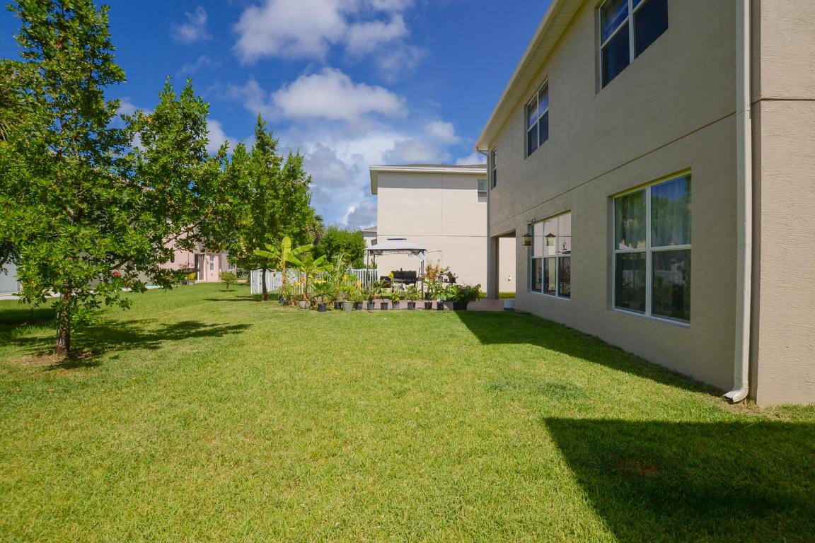 1327 NW Leonardo Circle