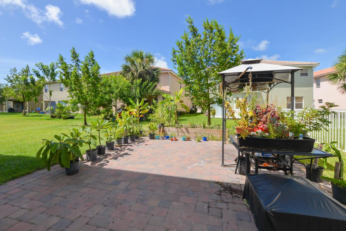 1327 NW Leonardo Circle