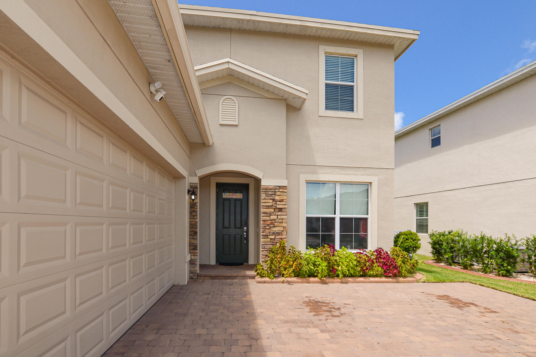 1327 NW Leonardo Circle