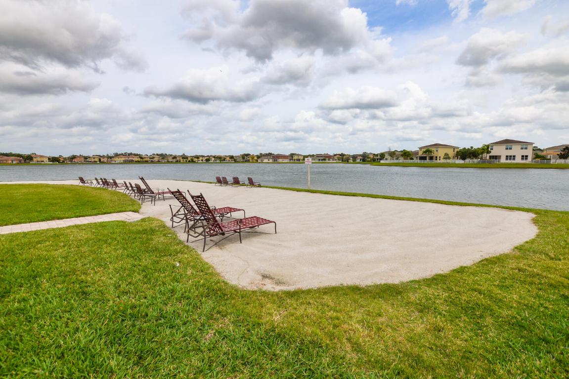 1327 NW Leonardo Circle