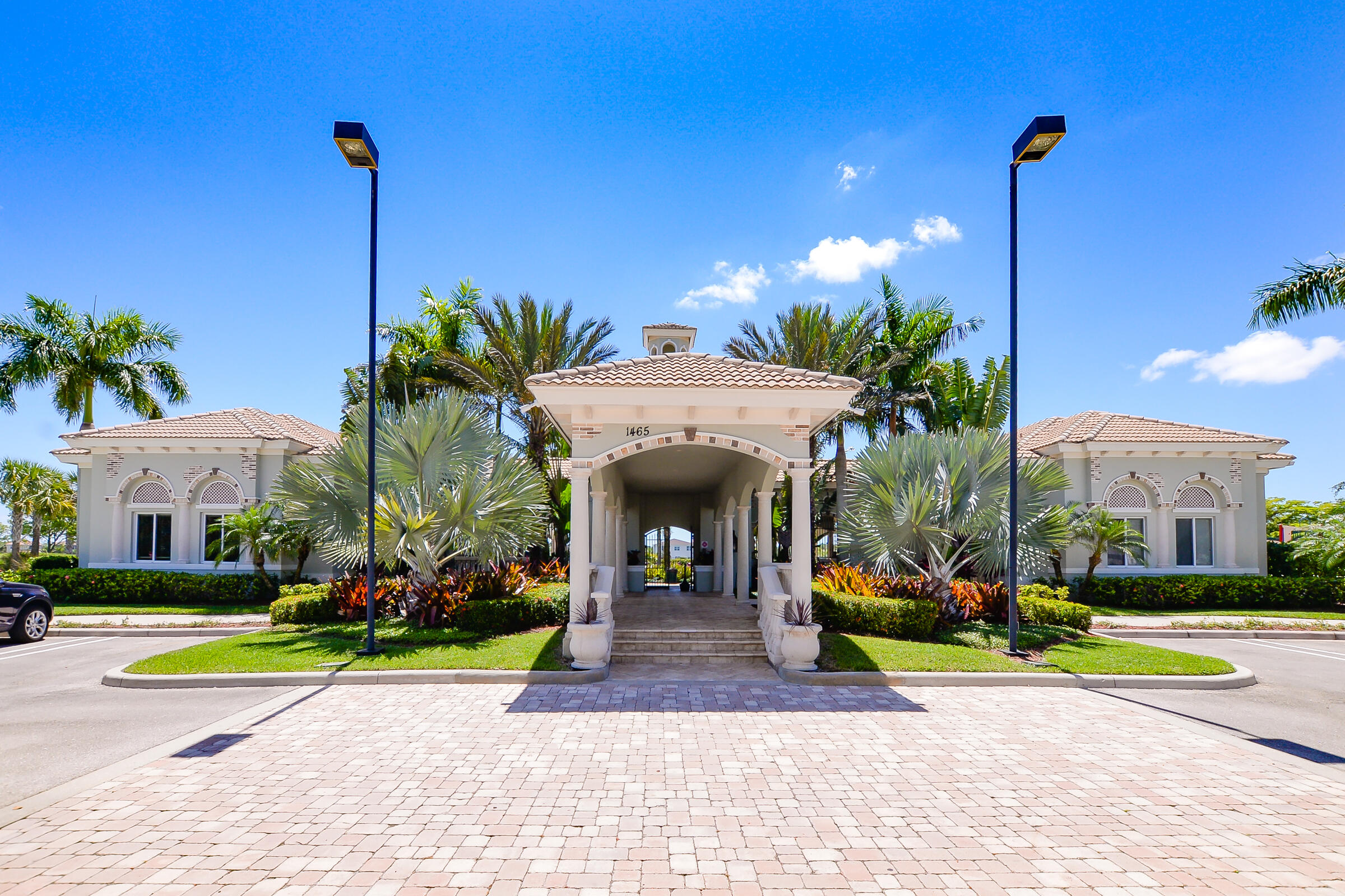 1327 NW Leonardo Circle