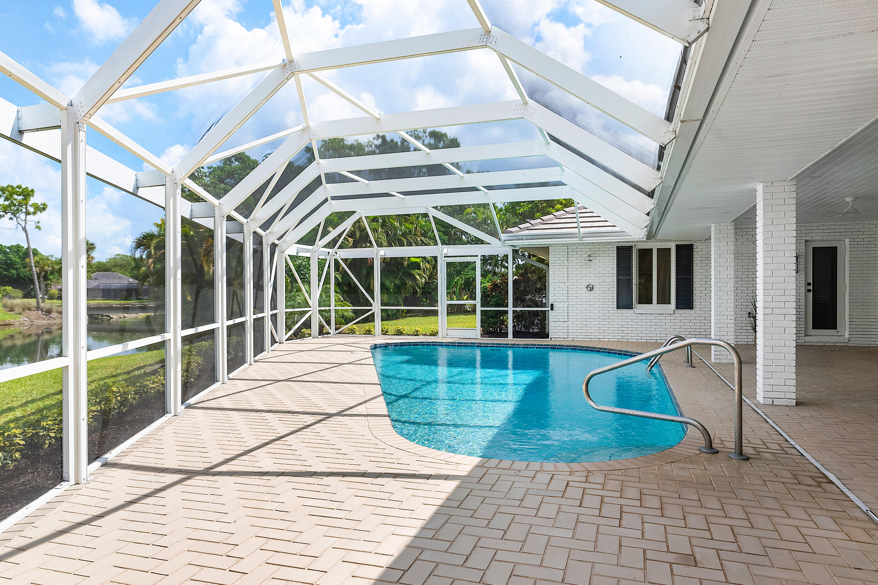 16 Marlwood Lane
