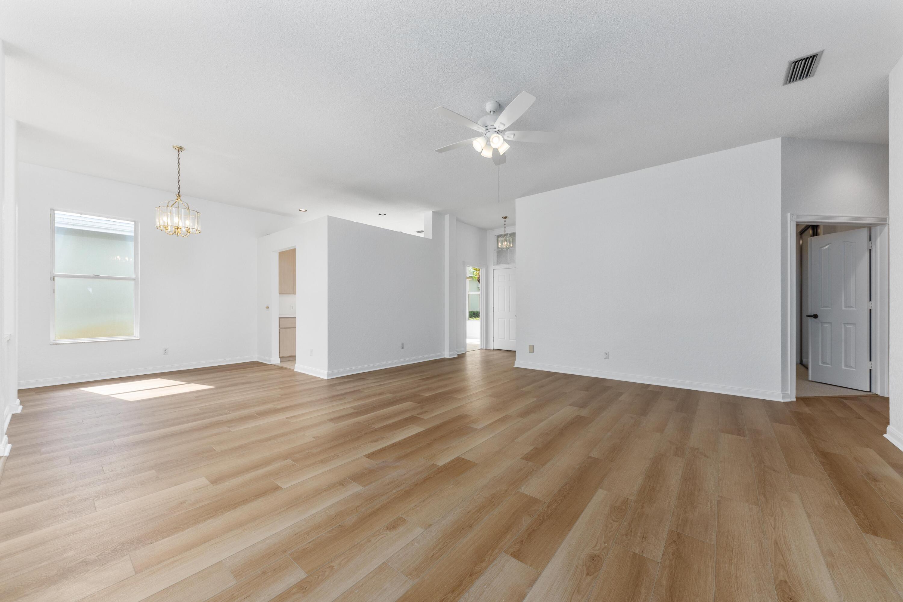 2544 SW Greenwich Way