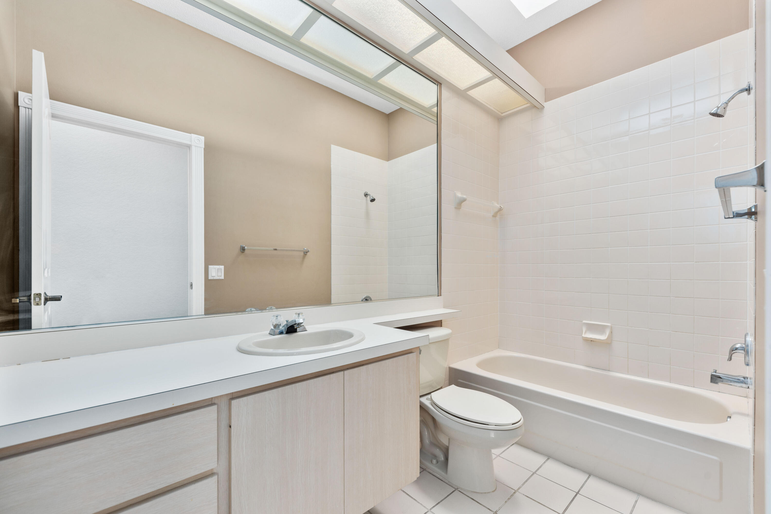 2544 SW Greenwich Way