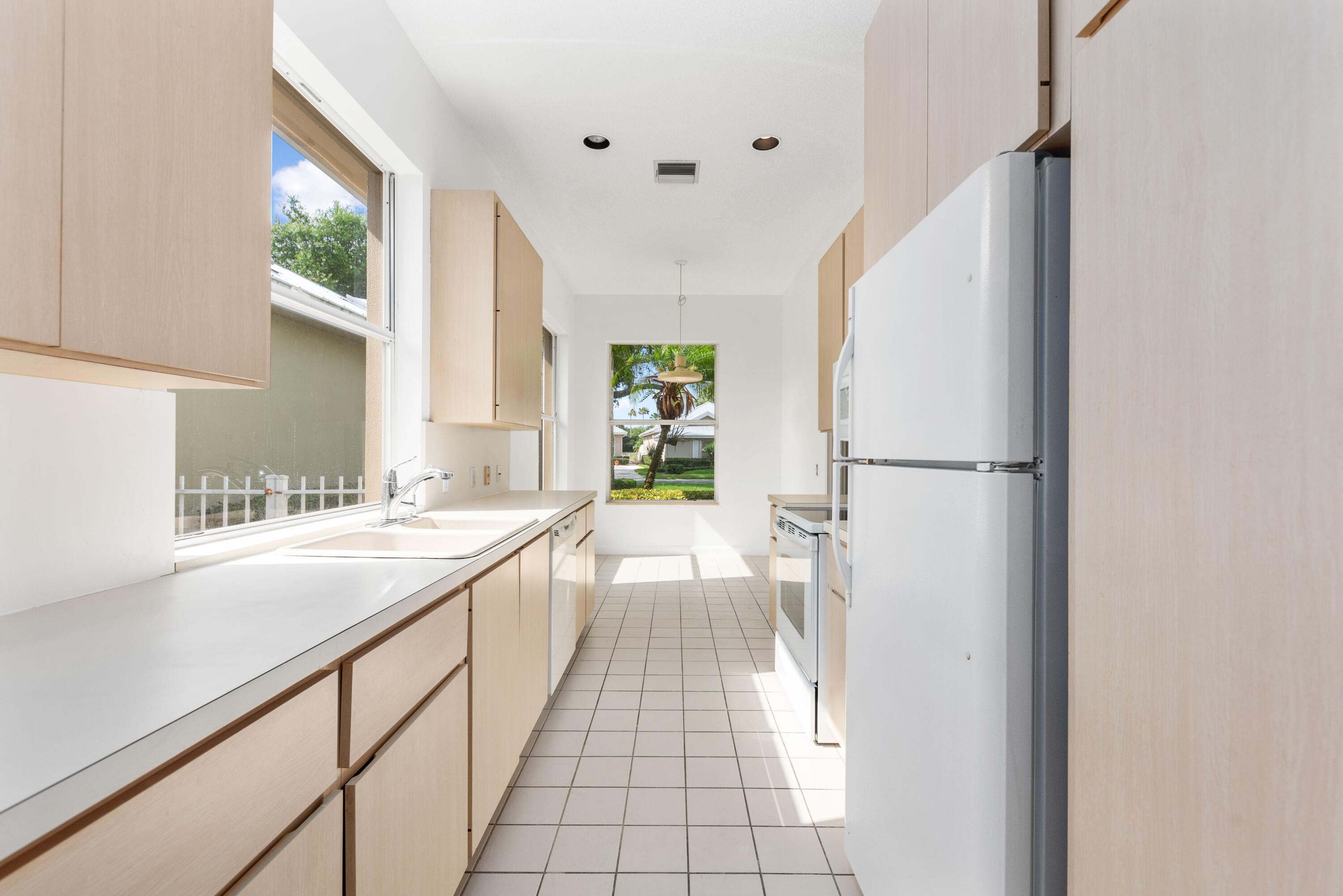 2544 SW Greenwich Way