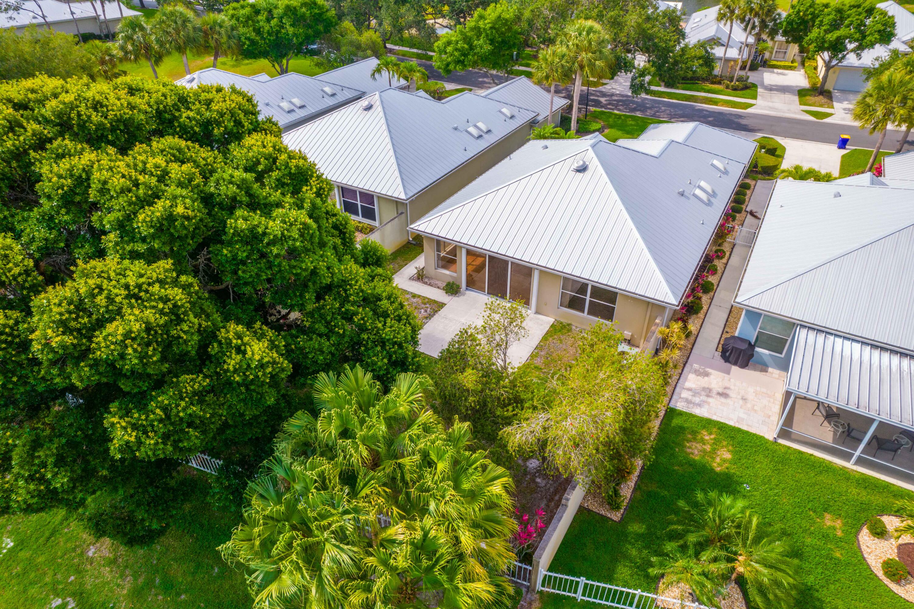 2544 SW Greenwich Way