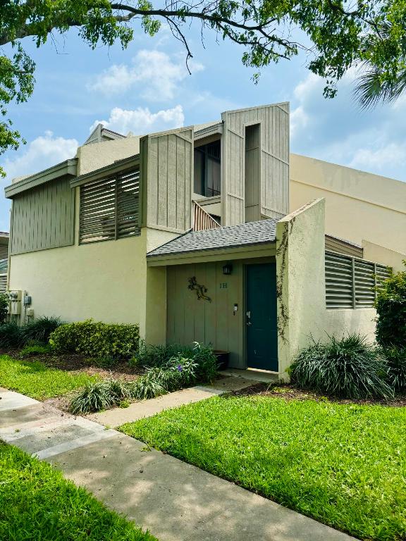 1605 S Us Highway 1 1h