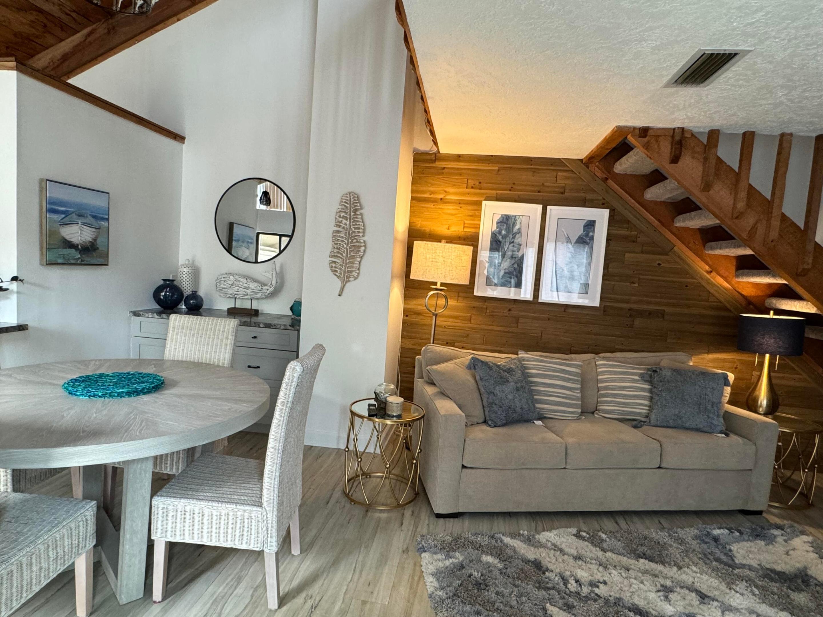 1605 S Us Highway 1 1h