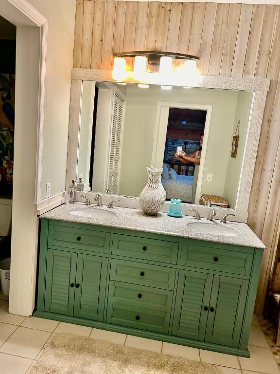 1605 S Us Highway 1 1h