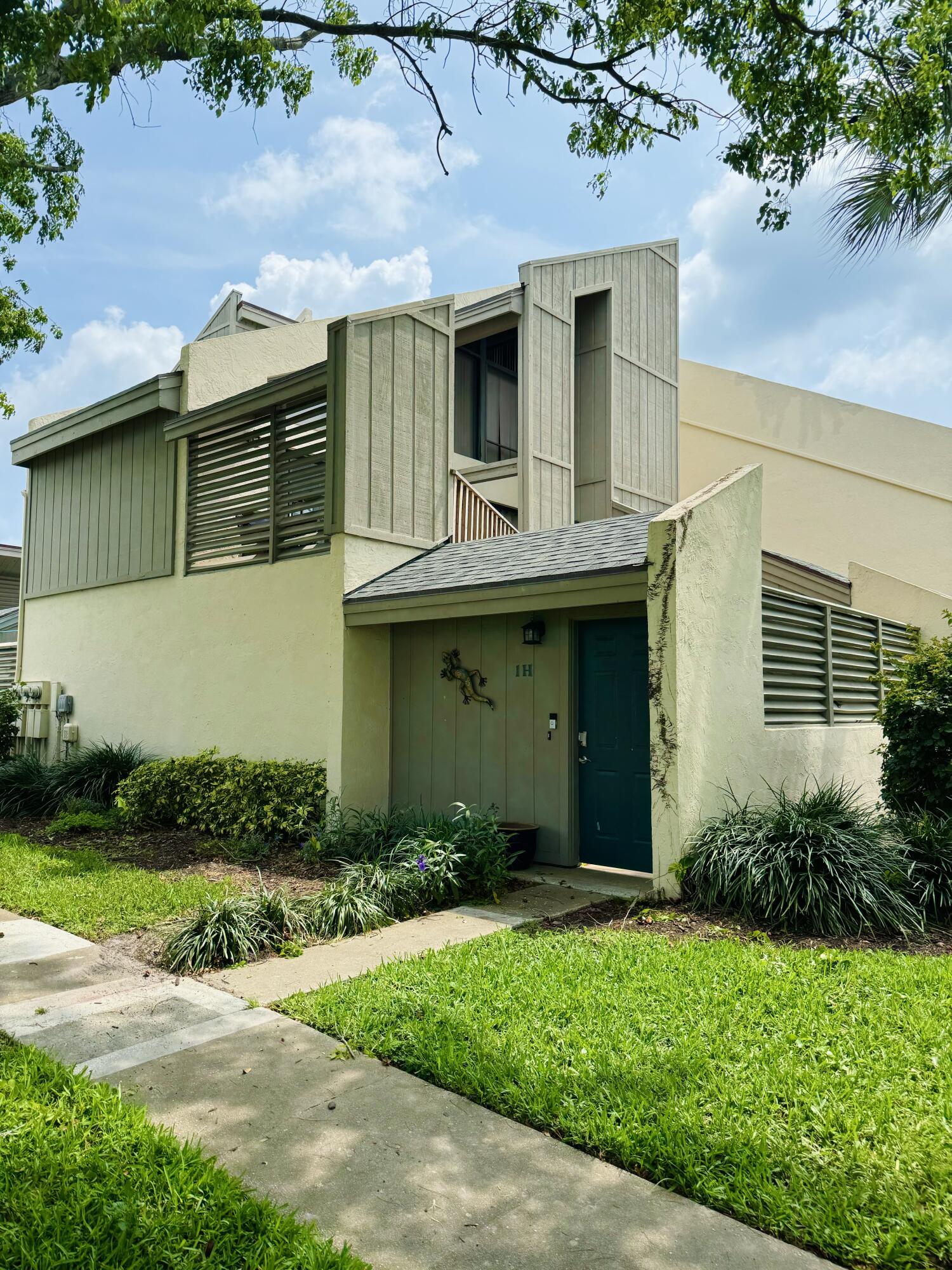 1605 S Us Highway 1 1h