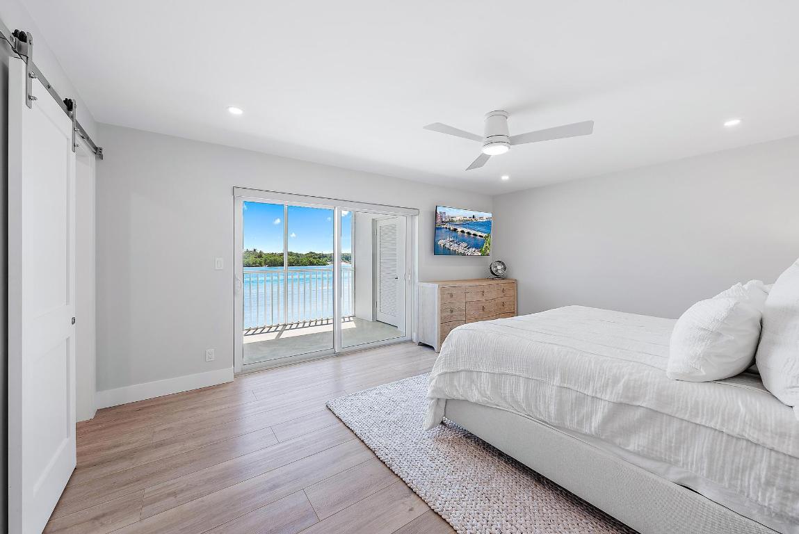 100 Waterway Road 207e