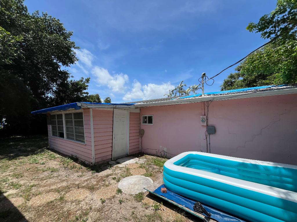 1425 NE Waveland Avenue