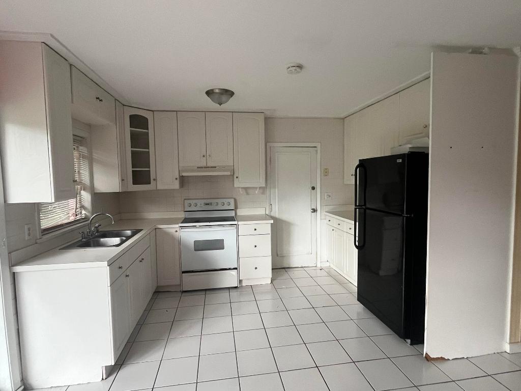 1425 NE Waveland Avenue