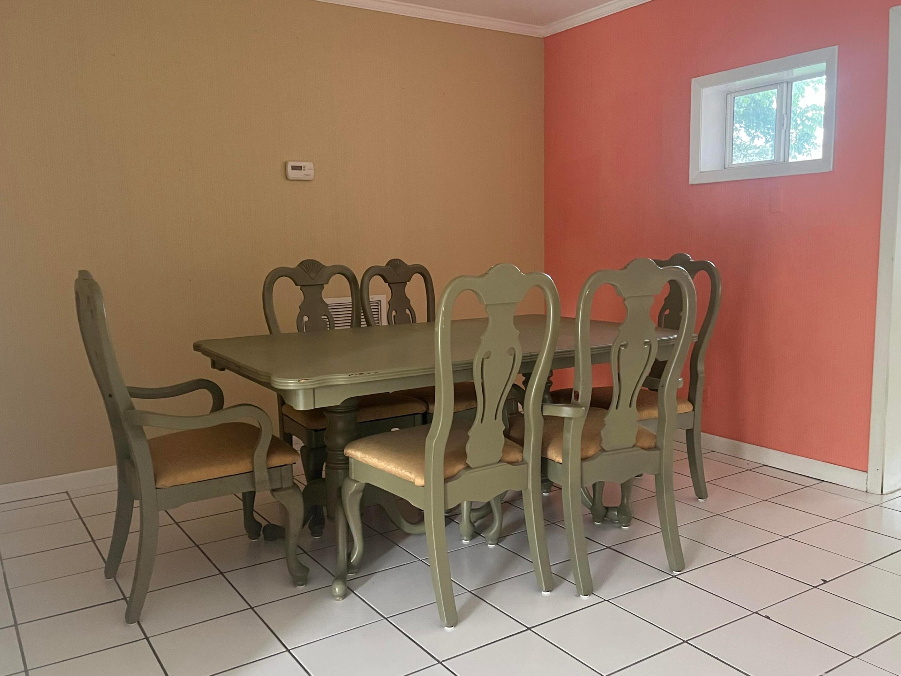 1425 NE Waveland Avenue