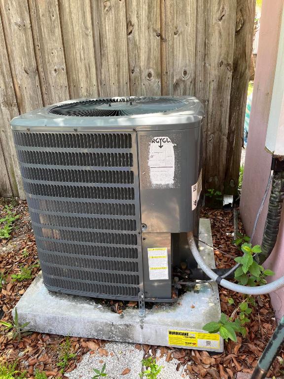 1425 NE Waveland Avenue