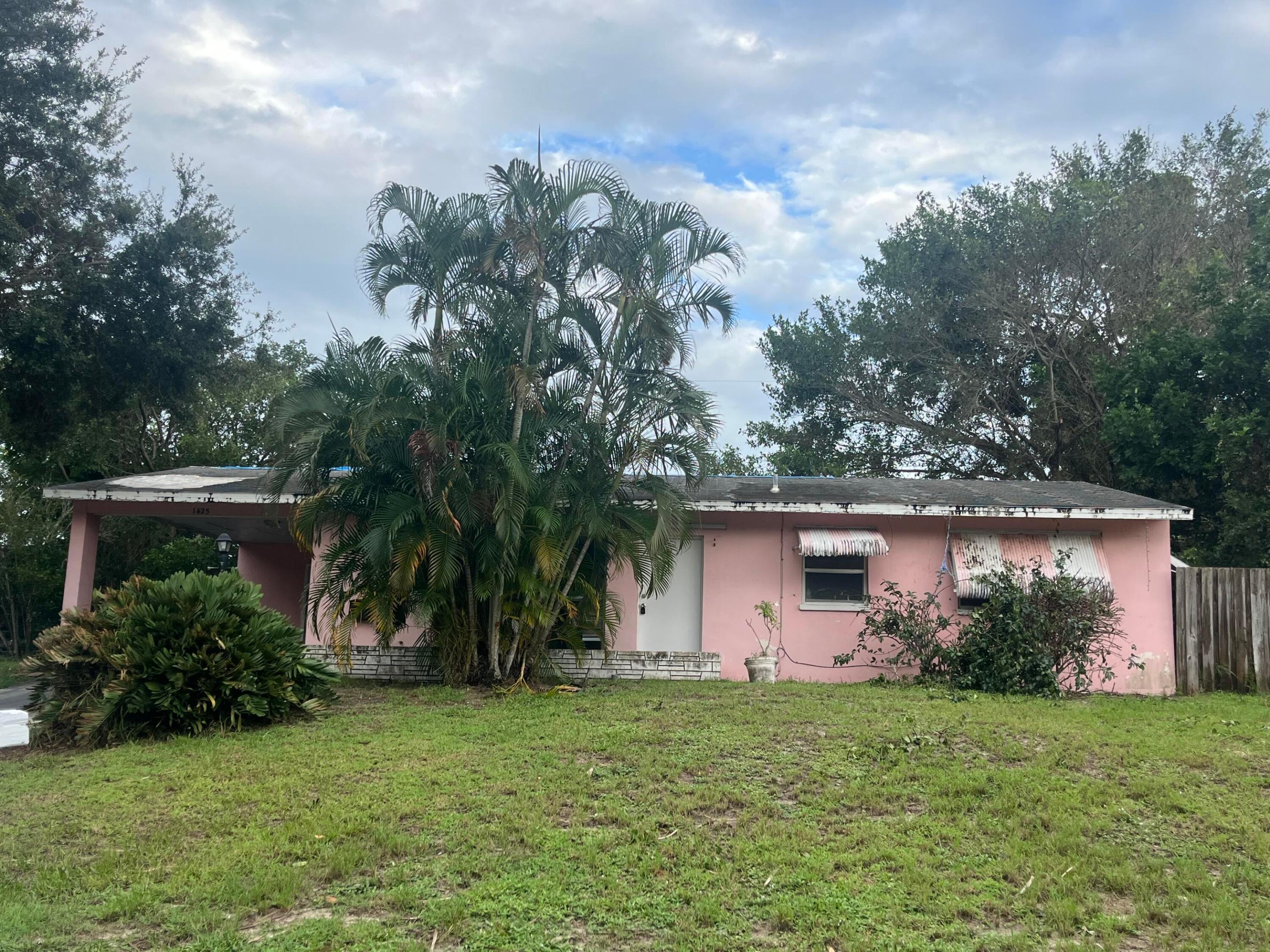 1425 NE Waveland Avenue