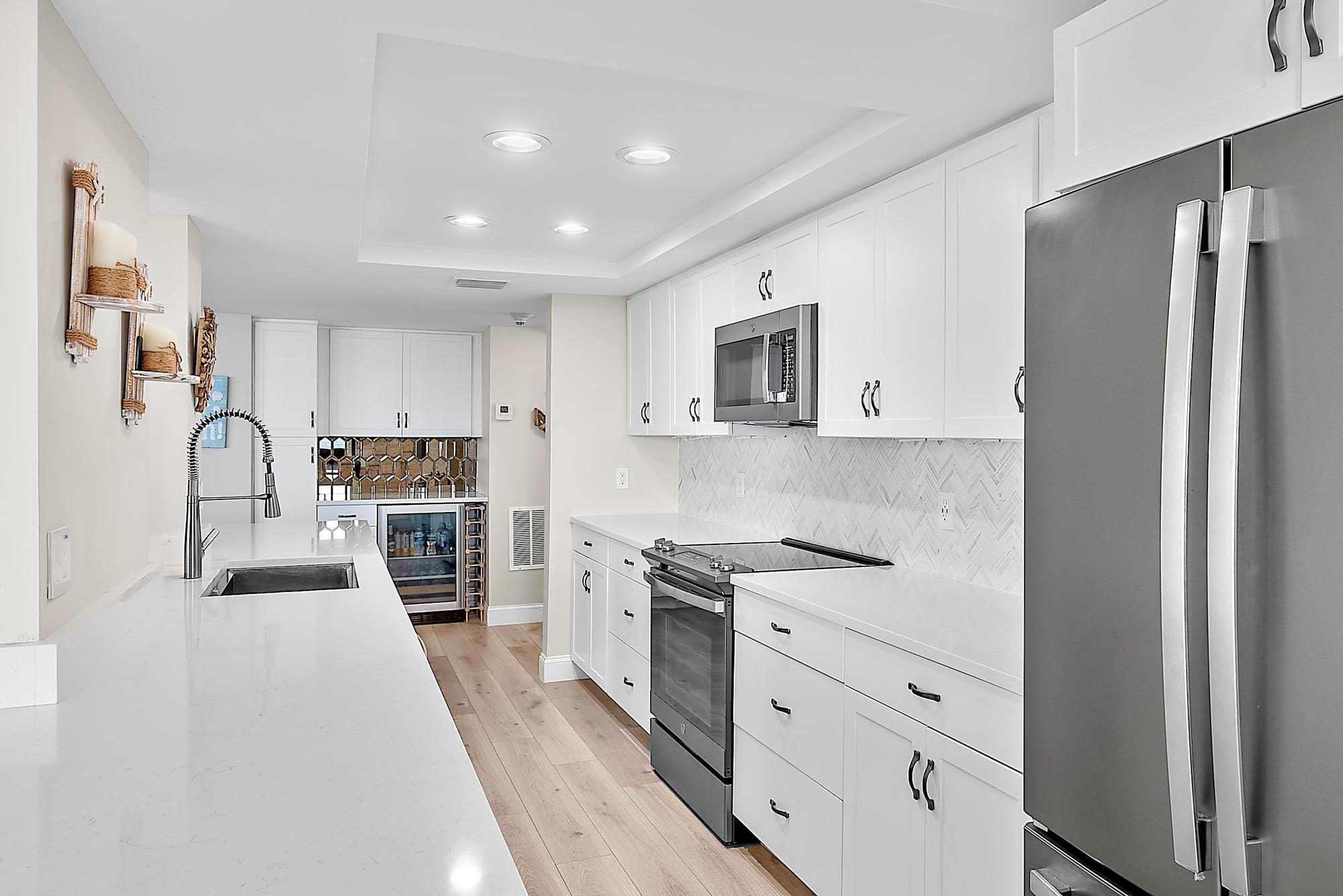 5460 N Ocean Drive 3b