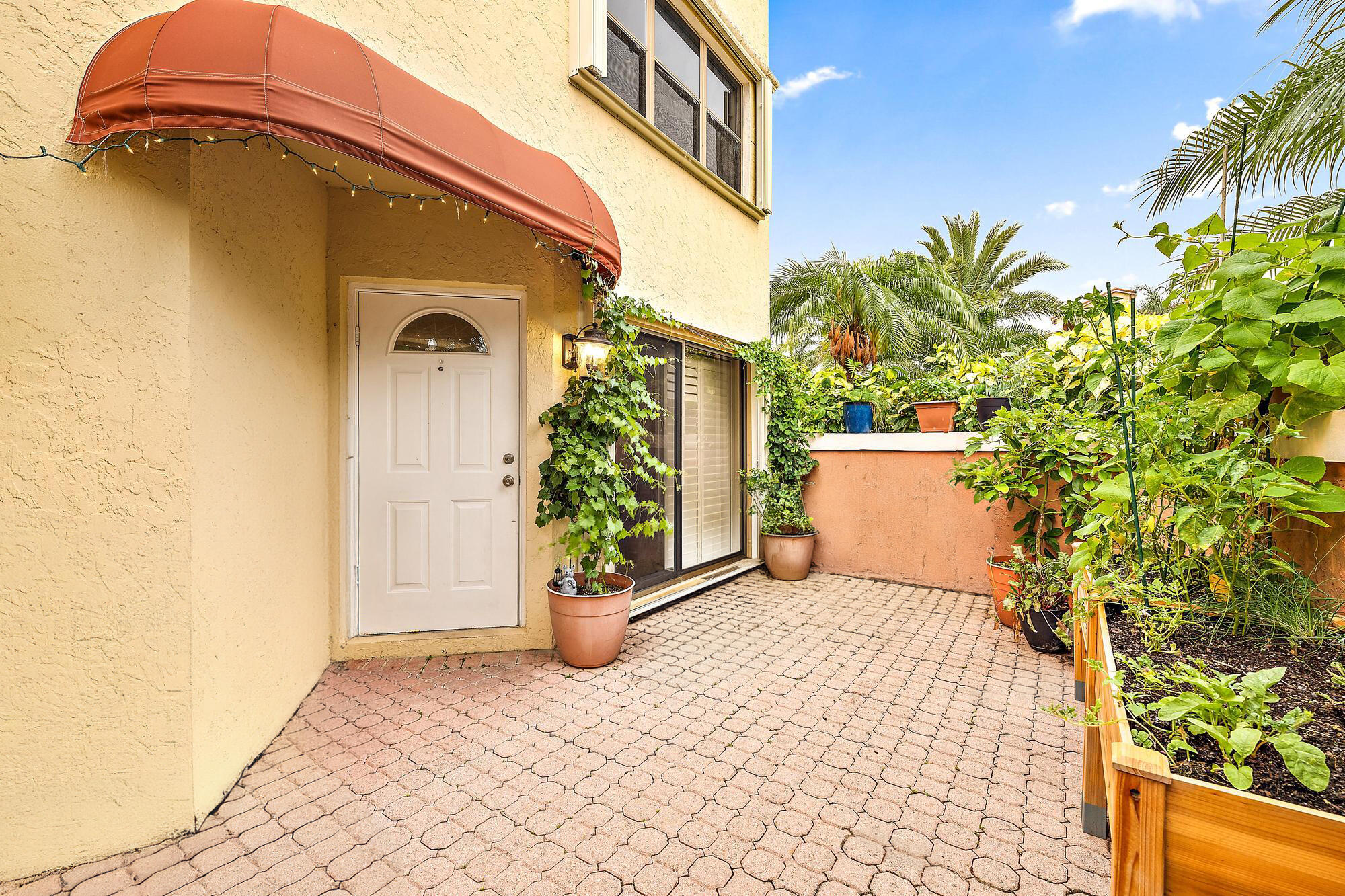 54 Uno Lago Drive