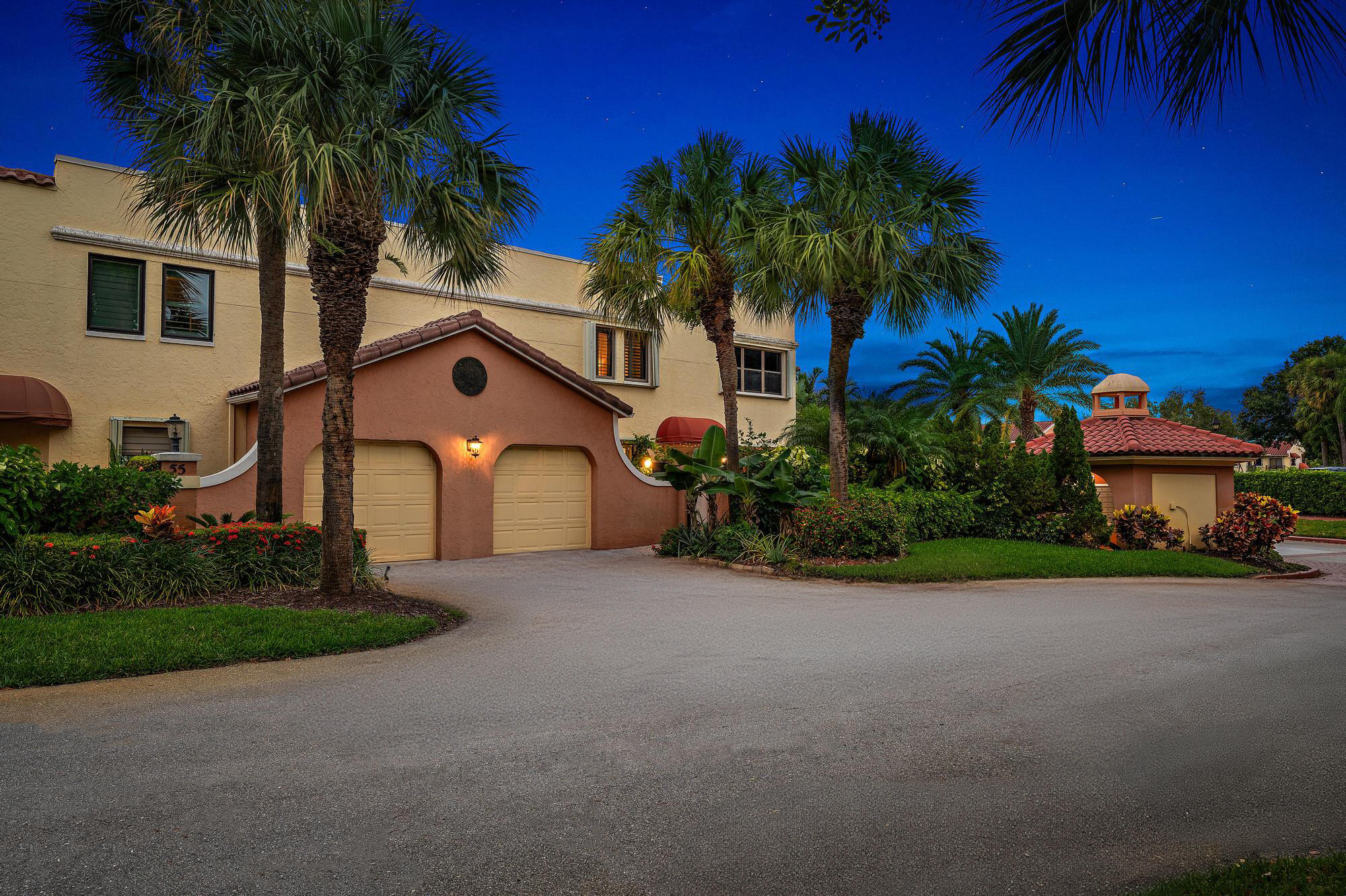 54 Uno Lago Drive