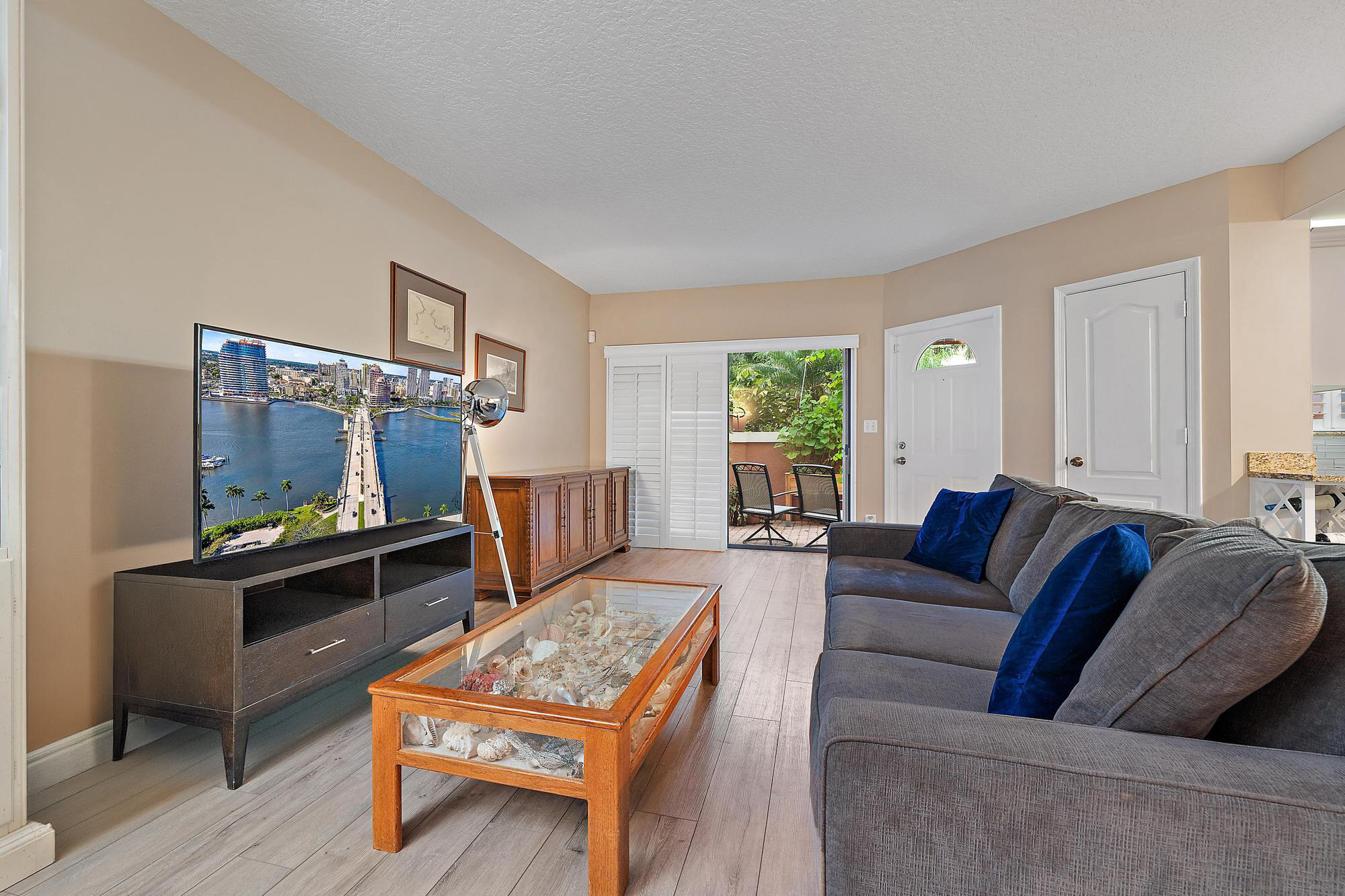 54 Uno Lago Drive