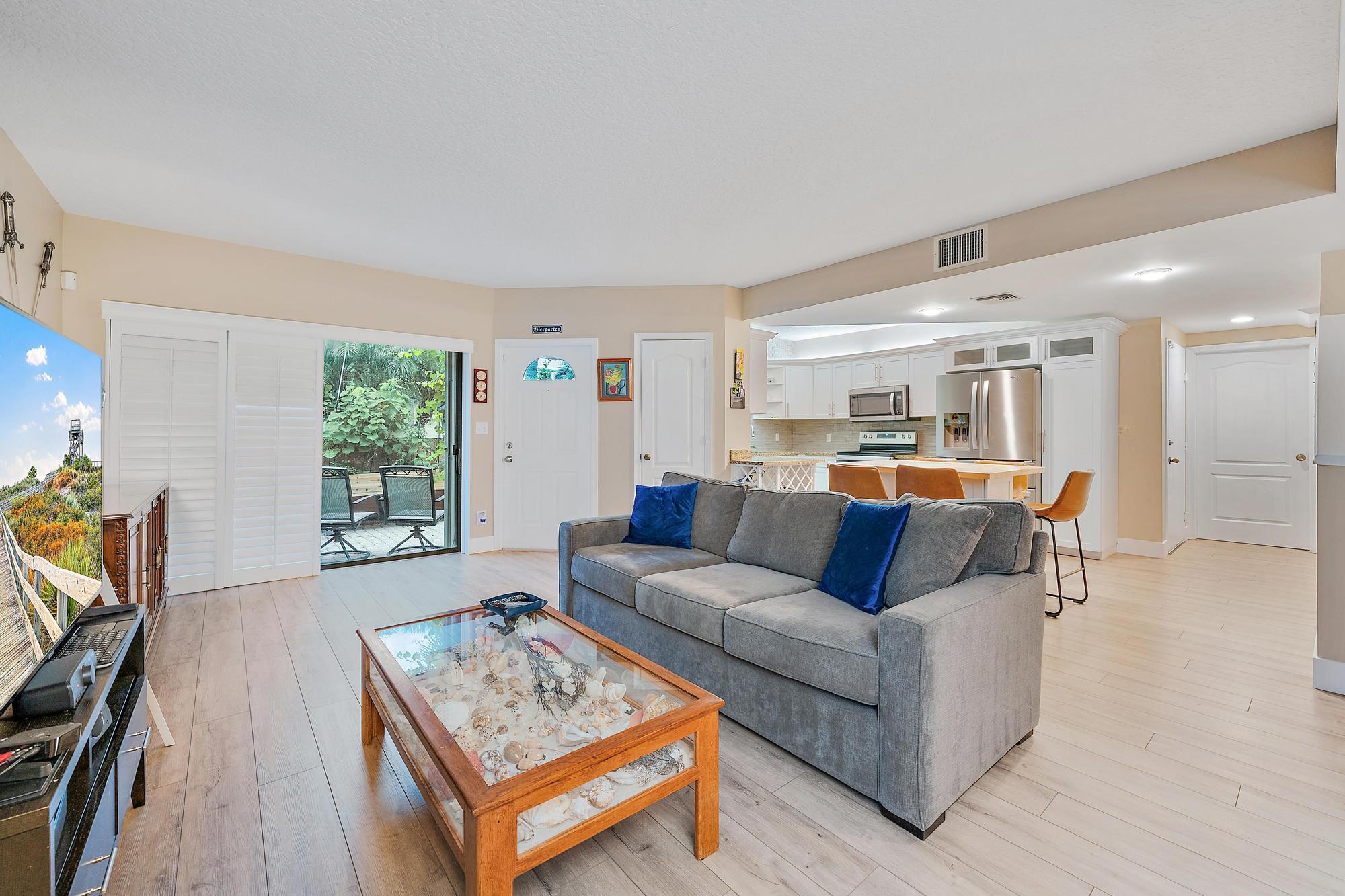 54 Uno Lago Drive