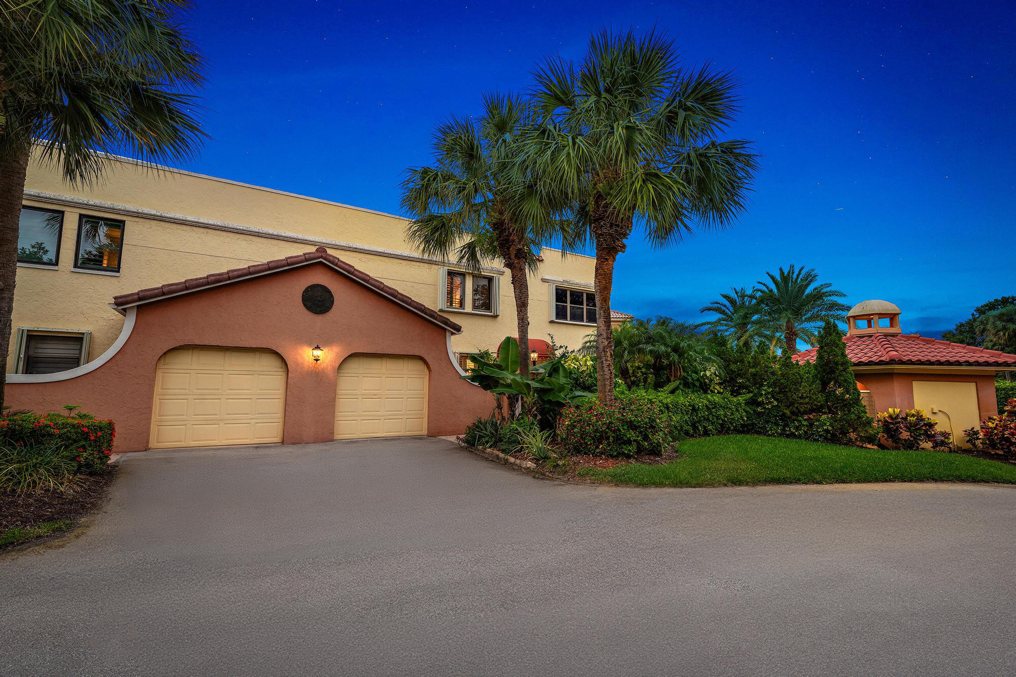 54 Uno Lago Drive
