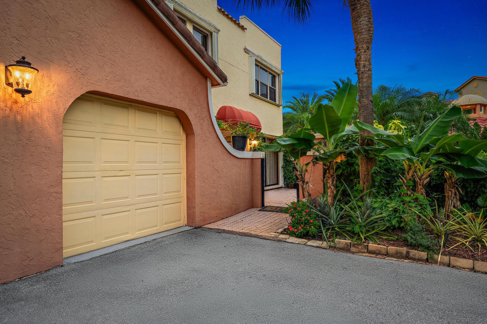 54 Uno Lago Drive