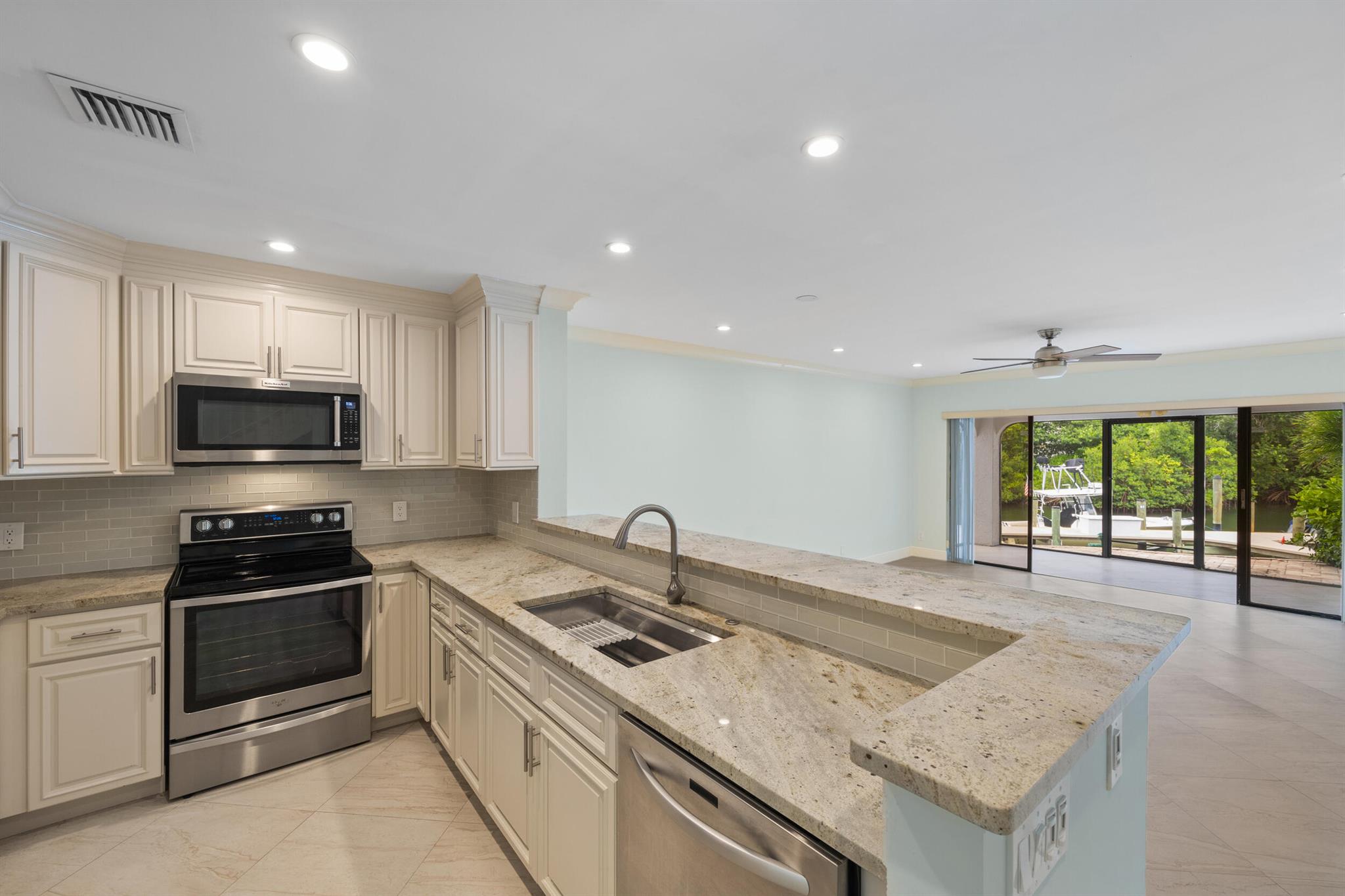 2280 Treasure Isle Drive A82