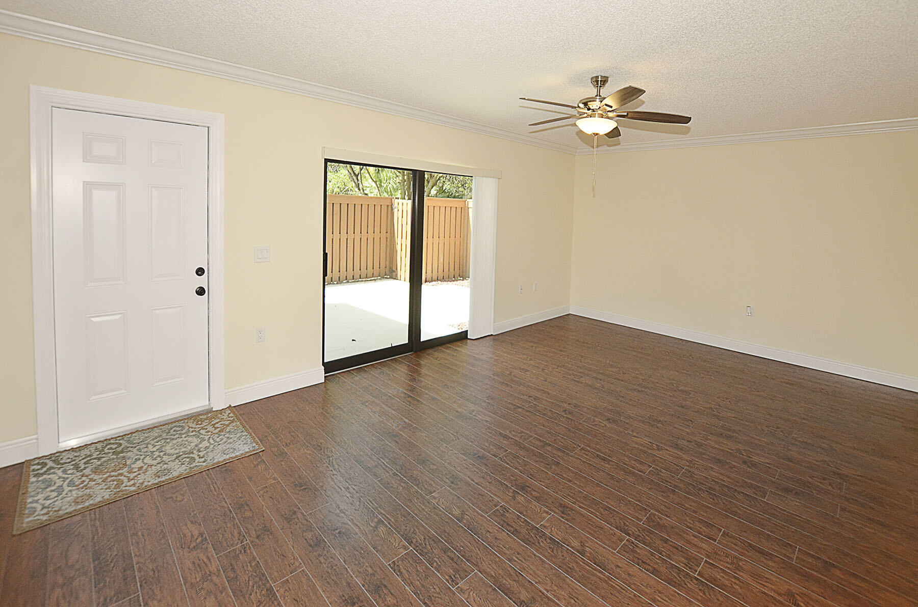 3900 County Line Road 8c