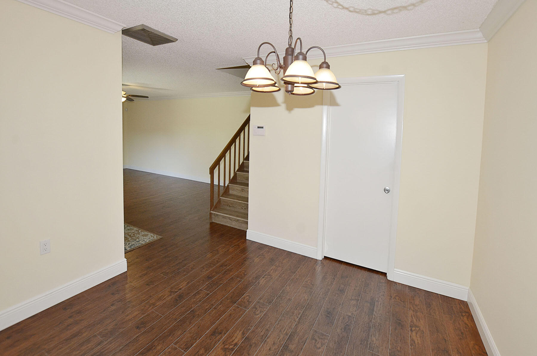 3900 County Line Road 8c