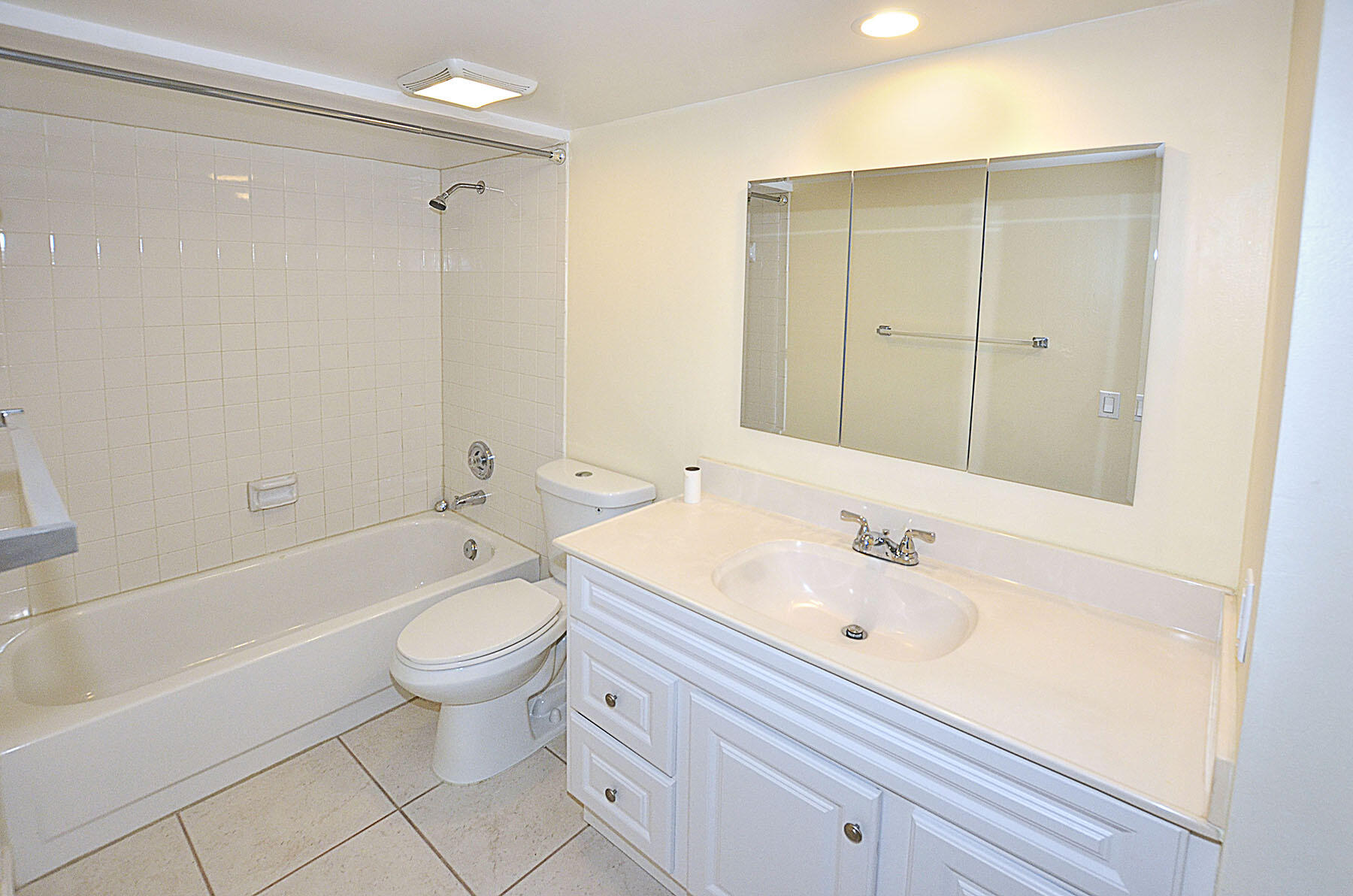 3900 County Line Road 8c