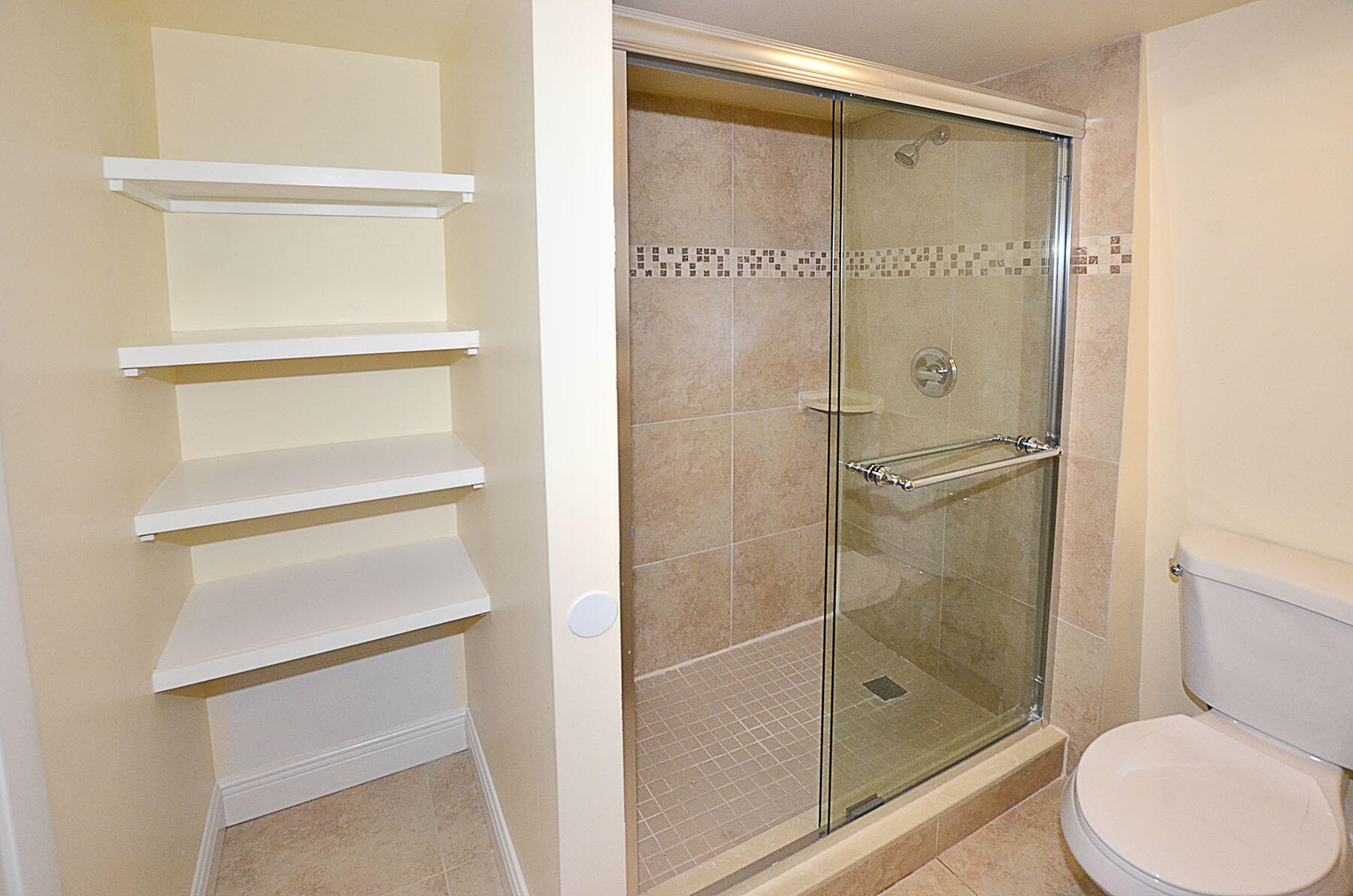 3900 County Line Road 8c