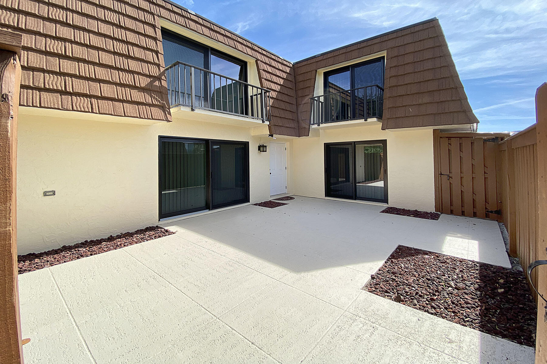 3900 County Line Road 8c