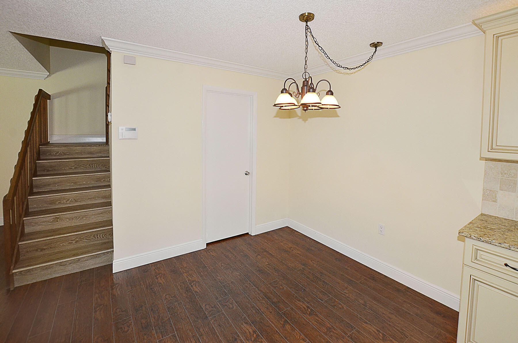 3900 County Line Road 8c