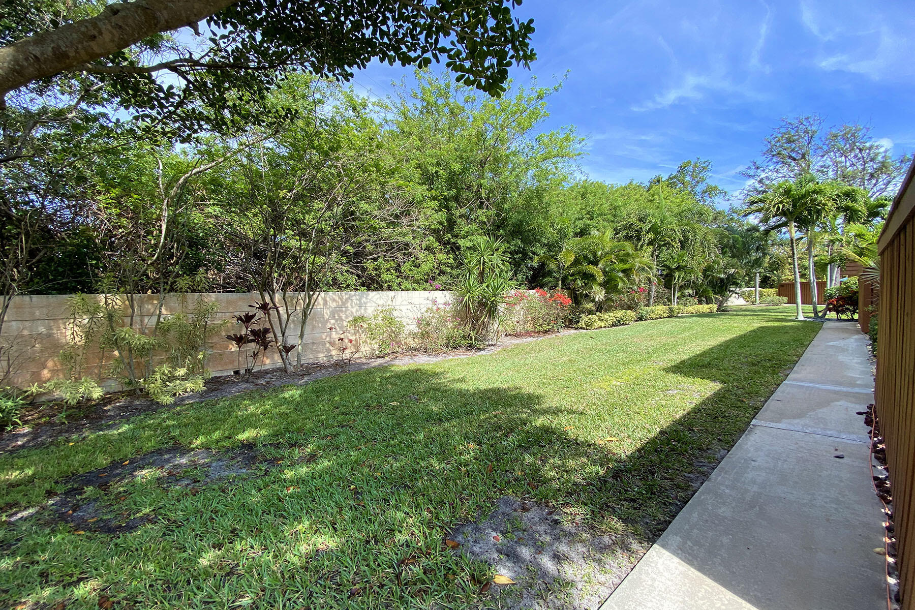 3900 County Line Road 8c