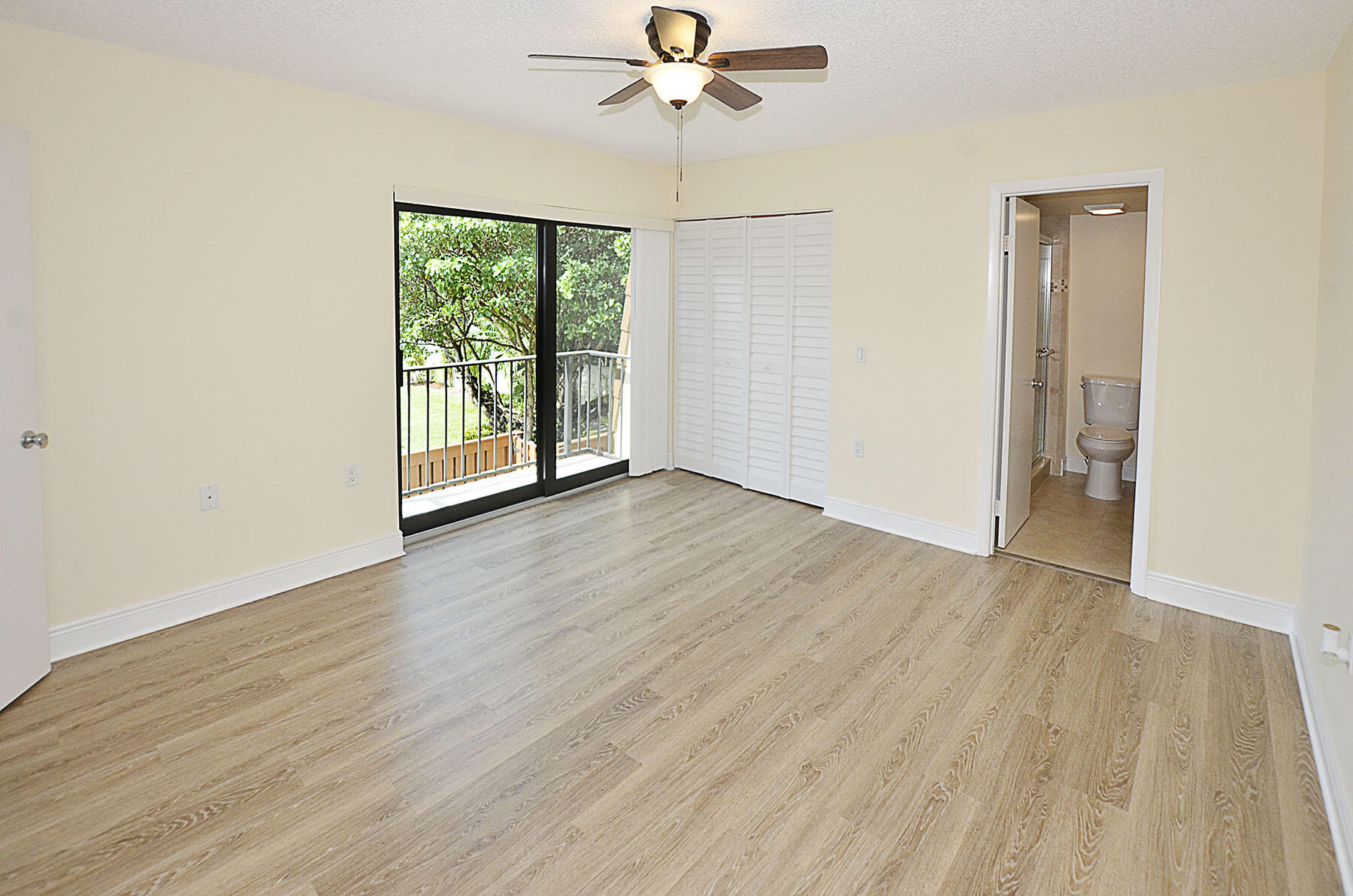 3900 County Line Road 8c